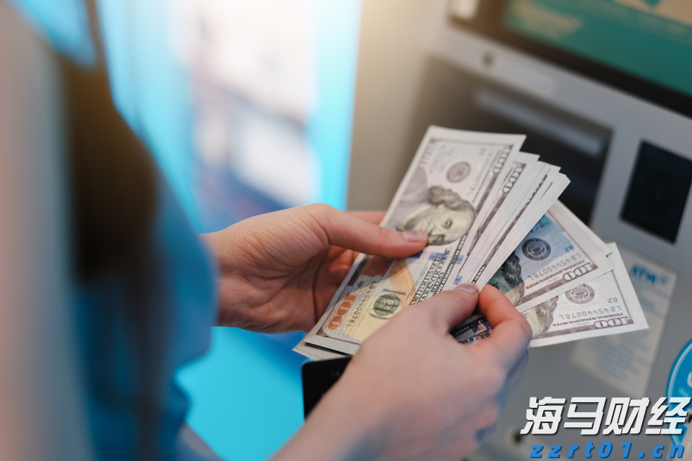 以“心”质生产力引领周黑鸭（01458）向未来，创始人周富裕提出“两大倡议”推动行业升级